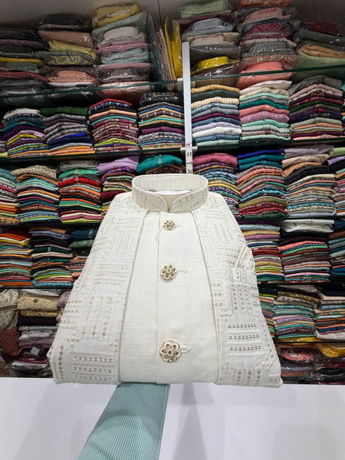 SEMI INDOWESTERN IN SHADE OFF WHITE