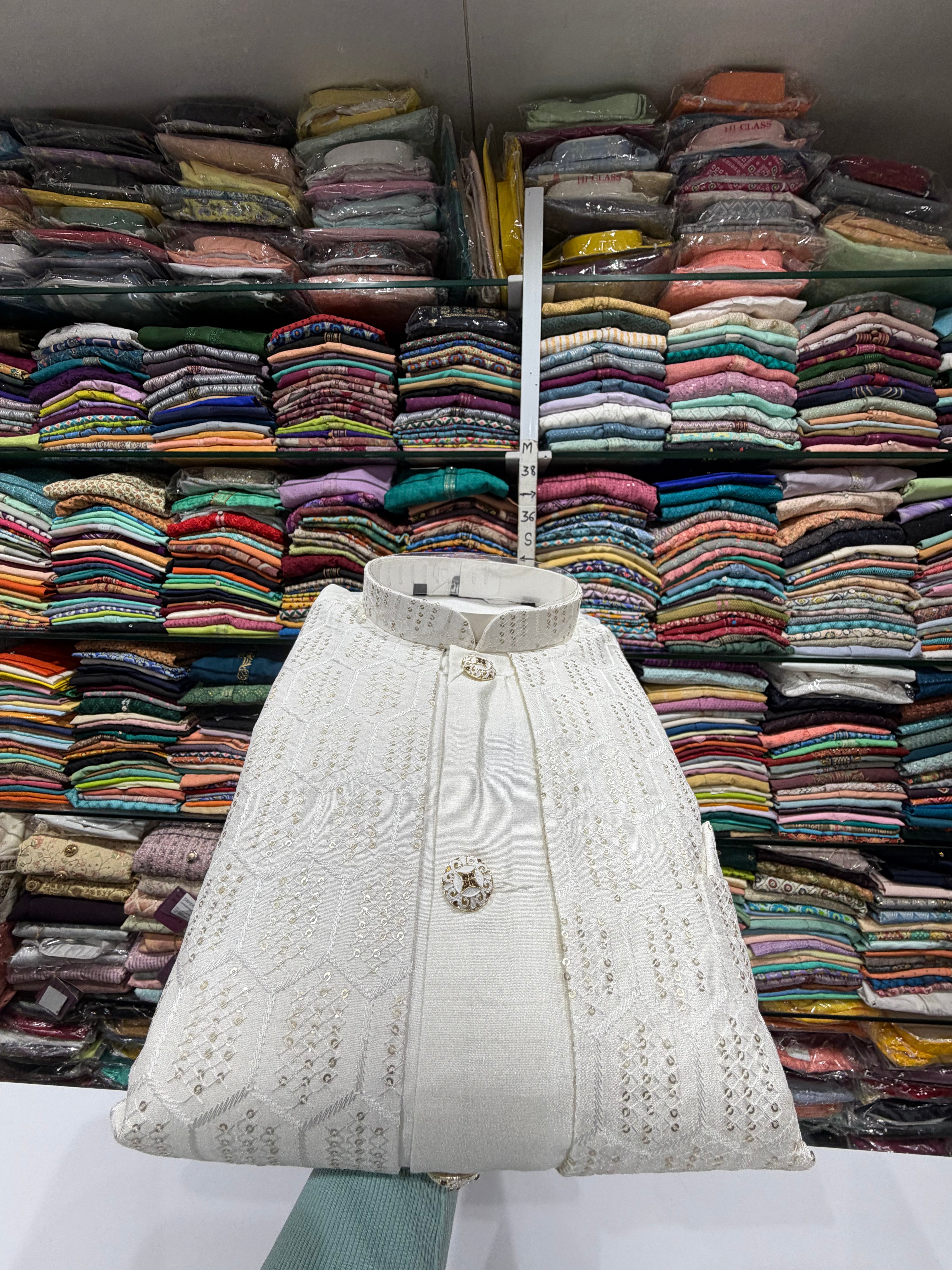 SEMI INDOWESTERN IN SHADE OFF WHITE