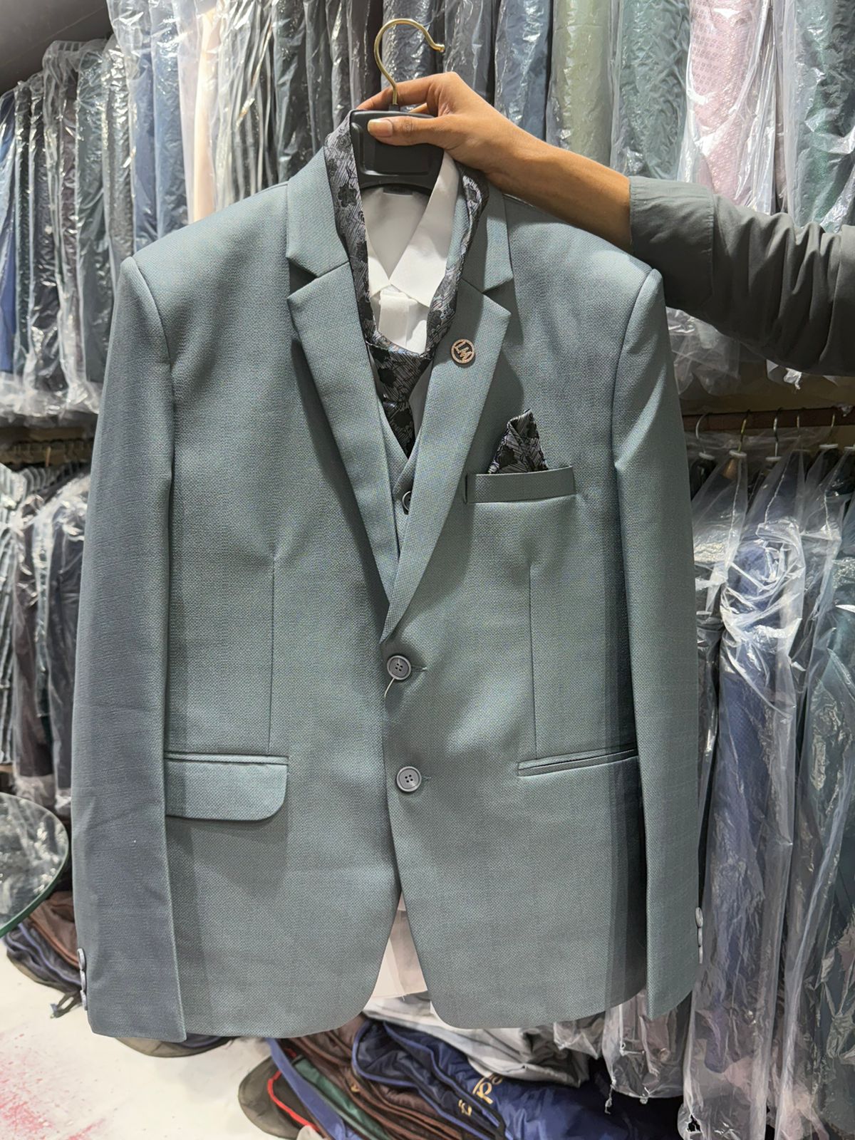 PISTA GREEN PLAIN TUXEDO SET